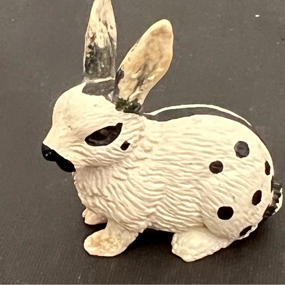 Schleich  Rabbit Bunny Black & White Sitting Figure - Picture 3 of 6